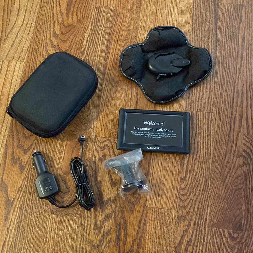 Brand new, never used. Garmin 50s Drive Navigation system with case.